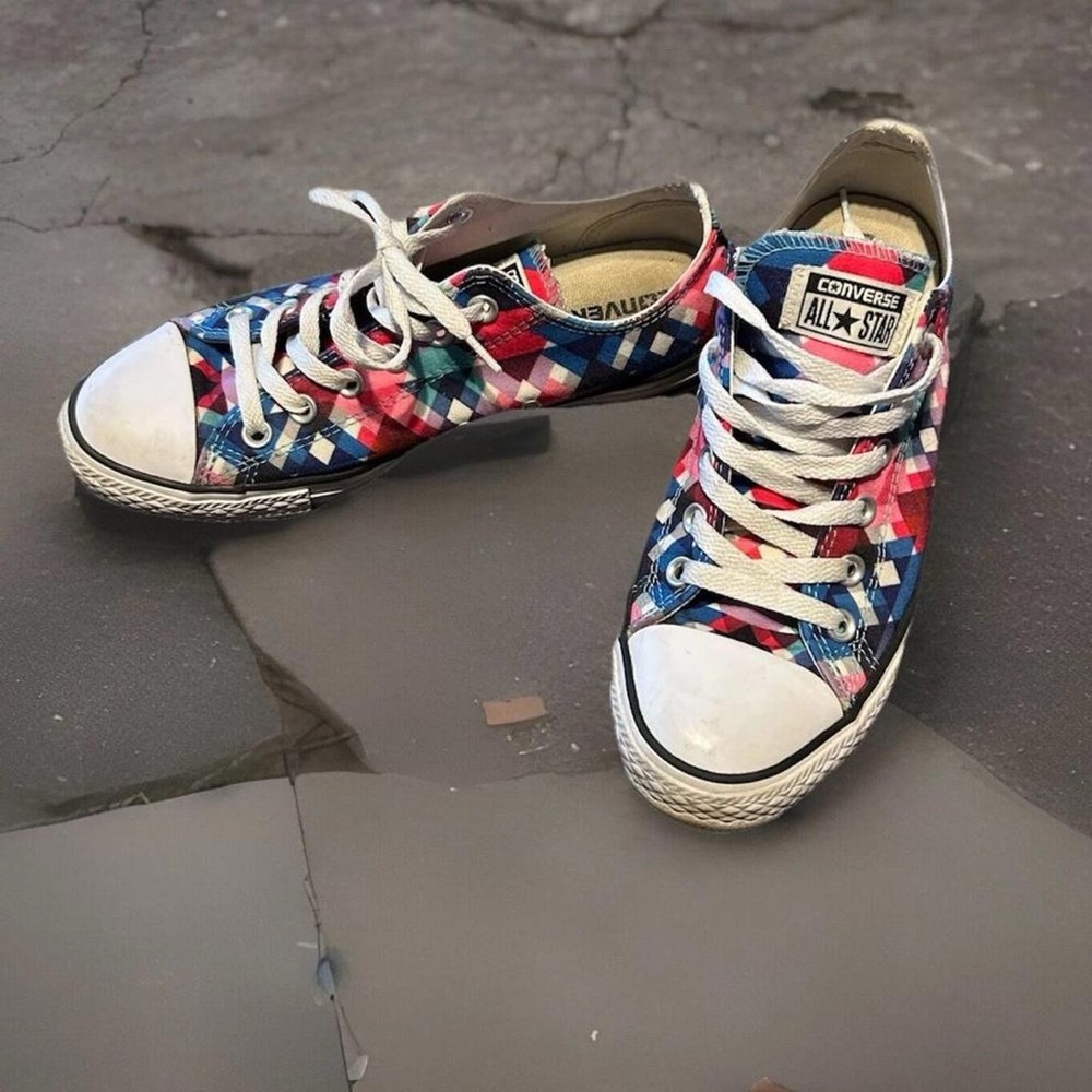 Converse Colorful Diamond Pattern Low Top Sneakers Men’s 7 Women’s 9